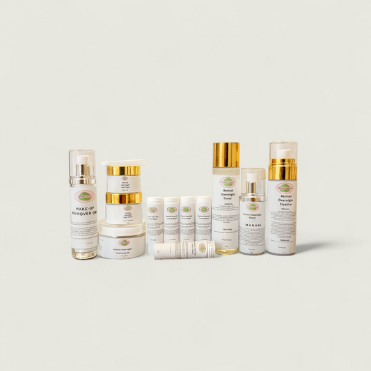 Kit Retinol Overnight – Régénérez votre peau pendant votre sommeil

Offrez à votre peau une véritable cure de jeunesse nocturne avec le Kit Retinol Overnight signé AM Natural Cosmétique.
Ce rituel complet de 8 soins au rétinol lisse, hydrate et illumine.